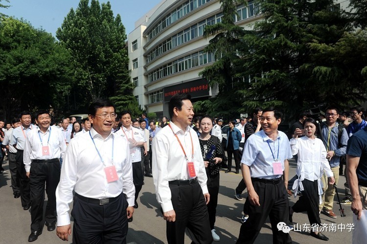 李群最新动态，背景、事件与地位揭秘