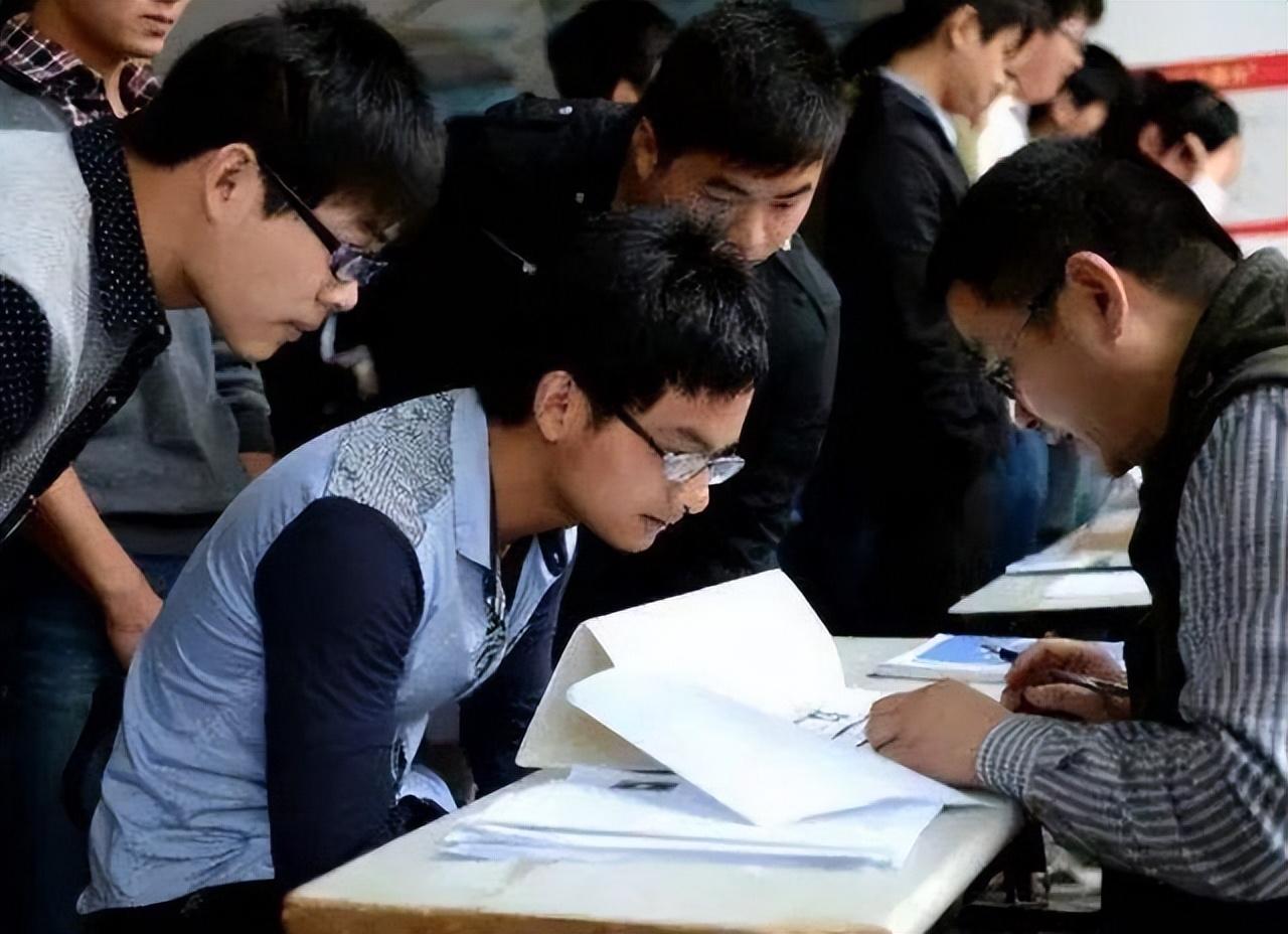 铁路薪资改革迈入新时代，科技重塑未来，最新动态揭示变革趋势