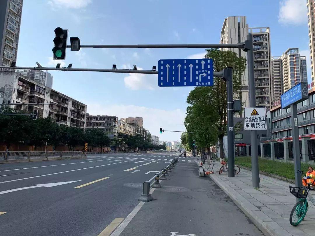 蜀龙路五期最新动态与小巷独特风味探索