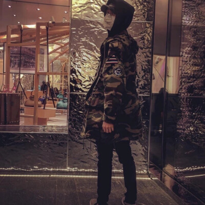 鹿晗Instagram最新更新引发粉丝狂潮！