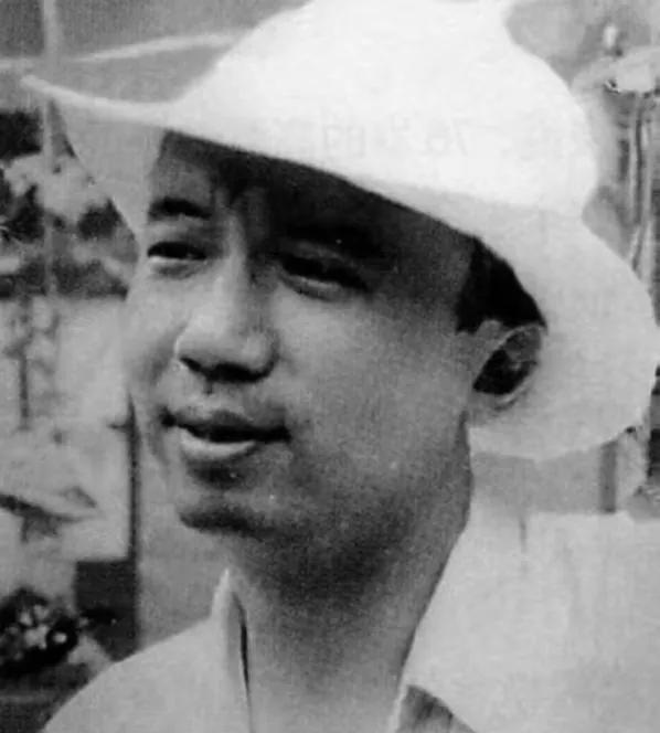 老演员李丁与小巷深处的独特故事