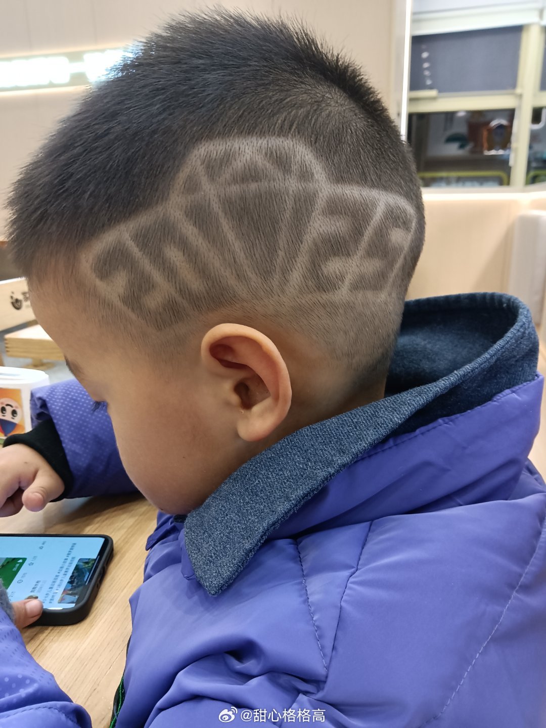小杰的潮流之旅，最新儿童发型男的友情故事与发型风采