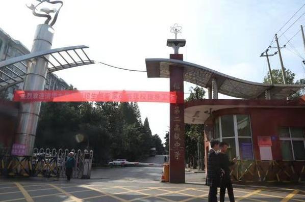 信阳车祸背后的故事,小巷美食宝藏与意外瞬间揭秘