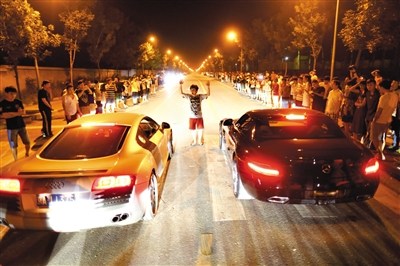 新疆车祸最新消息，探索自然美景不受阻碍