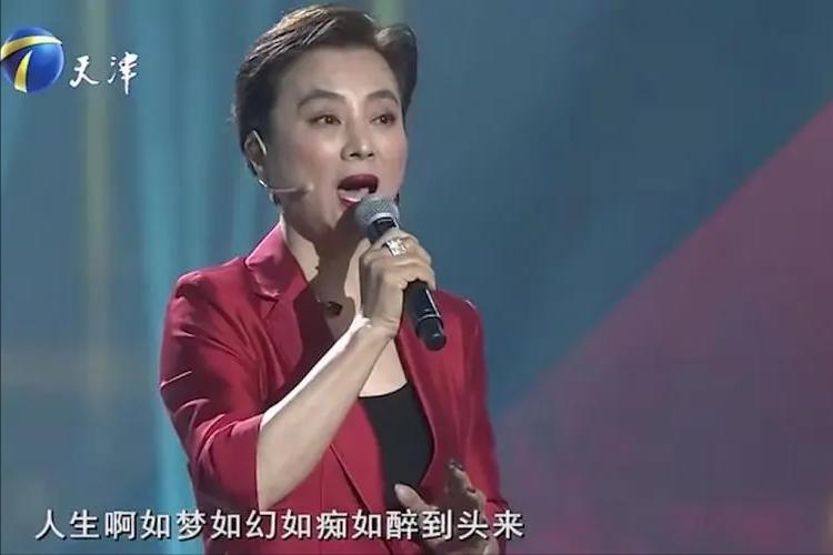 关于皇后直播探索独特魅力小店的直播内容探讨与下载指南