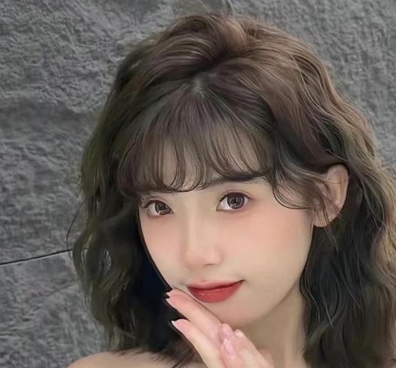 2024最新女式短发发型,展现自信与美丽的青春风采