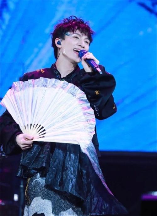 火花最新歌曲，自然美景之旅，探寻内心的平和宁静