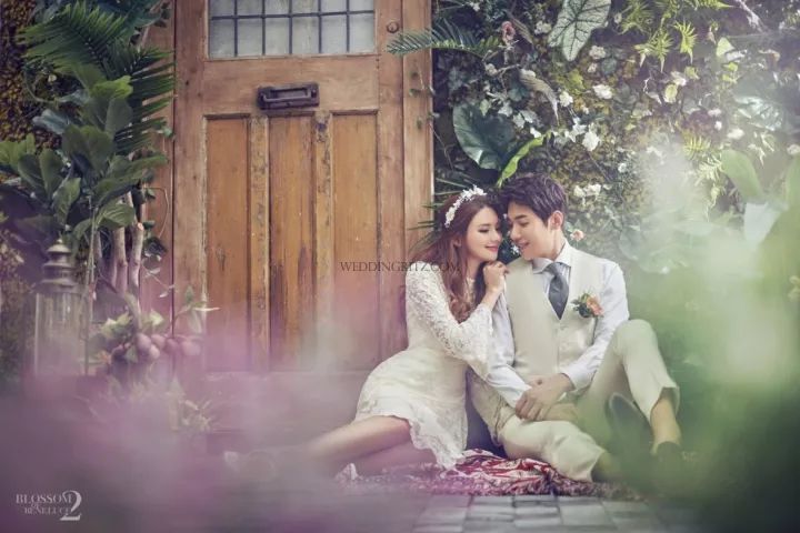 秋霞最新婚,秋霞最新婚,一场自然美景的探索之旅