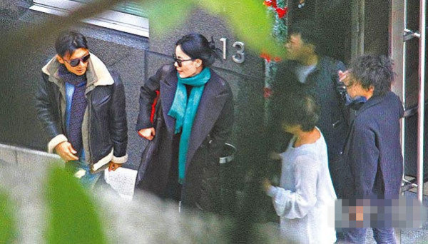 王菲谢霆锋最新动态曝光,一览无遗