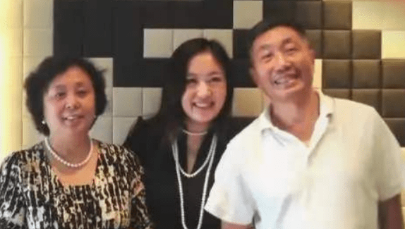 翟万臣夫妇的演艺与生活之道揭秘