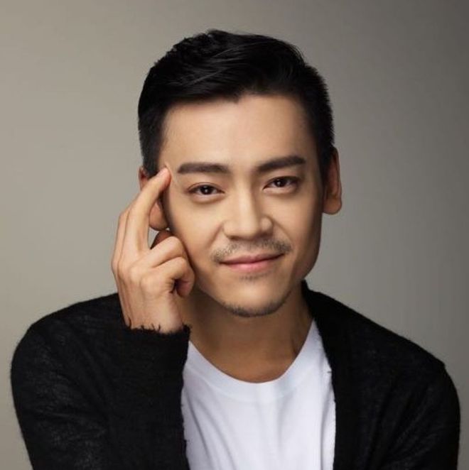 演员向能,演艺之路的闪耀之星