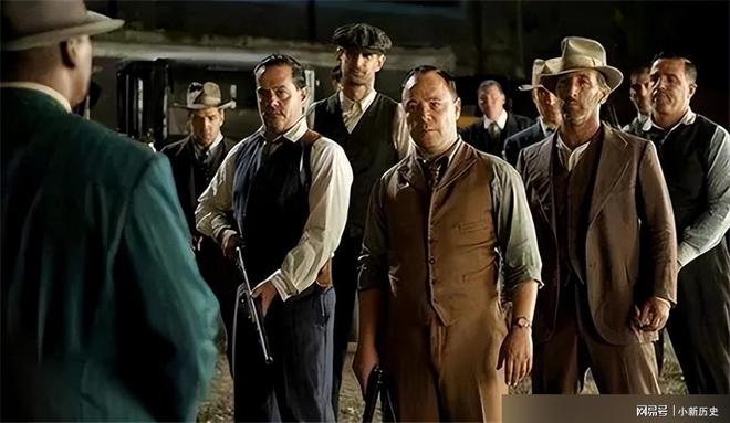 意大利黑手党电影,自然美景中的探索之旅