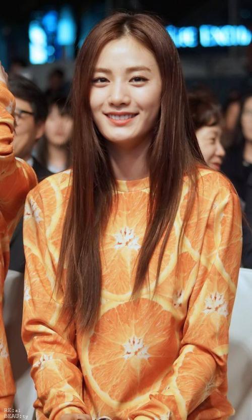 韩国女明星的心灵之旅，自然美景探寻与内心平静的追寻