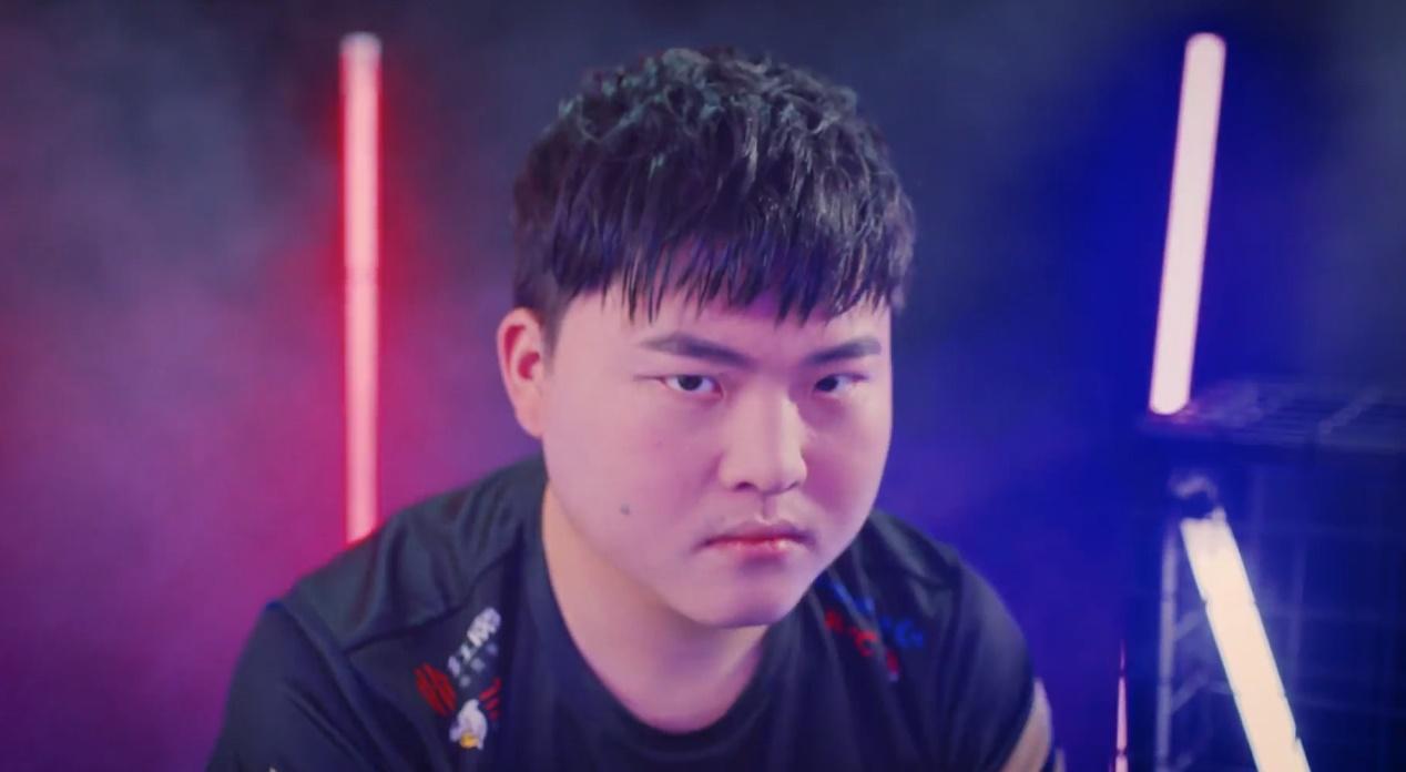 Uzi最新动态,在不断进化的世界中寻找自信与成就感的魔法之旅