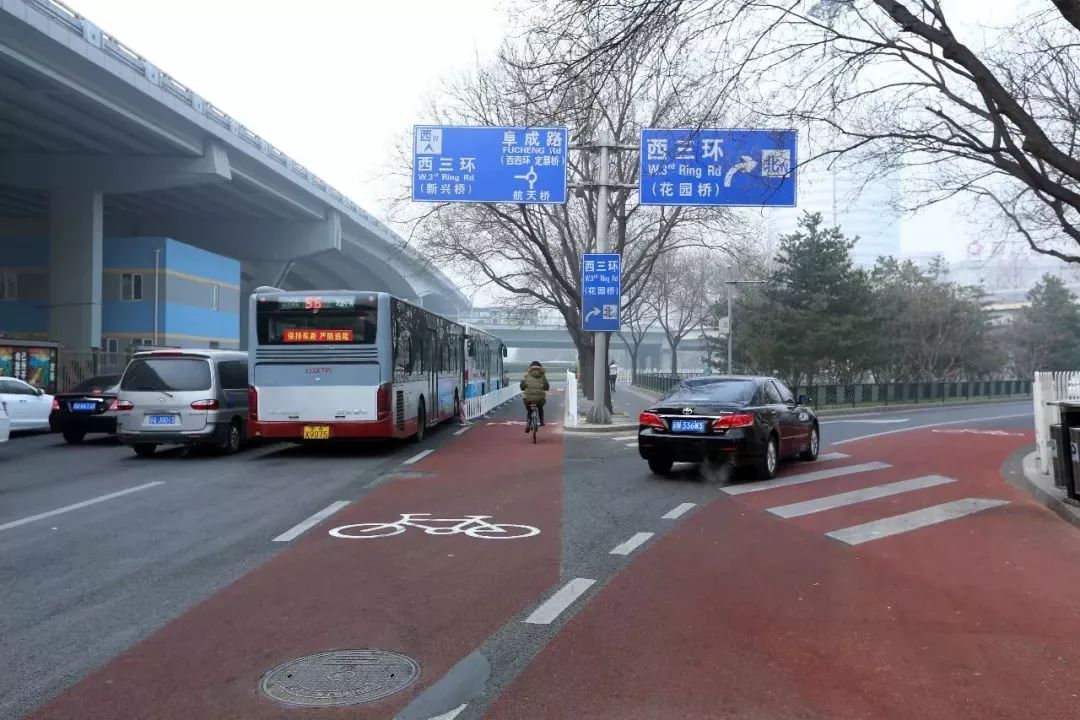 交通拥堵最新动态与巷弄深处的特色小店探秘揭秘