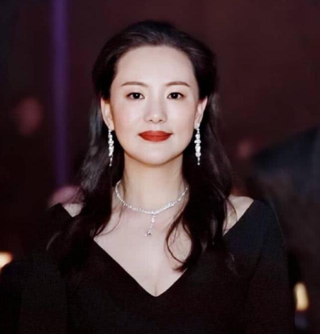 金鸡1演员的日常,友情、家庭与舞台上的璀璨人生