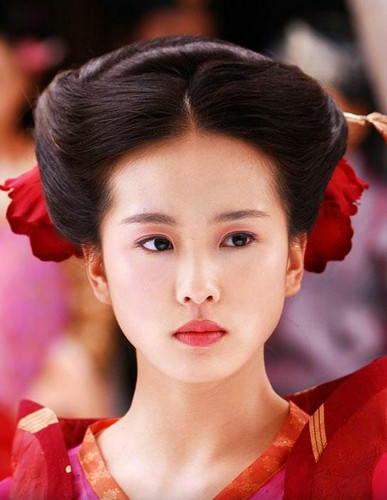 鹅蛋脸女明星的温馨日常点滴