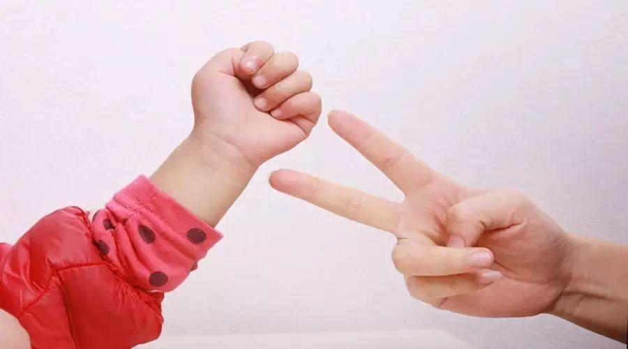 幼儿大班最新趣味手指游戏集锦，玩转手指游戏，快乐成长！