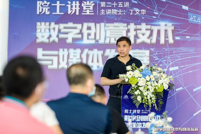 演员王小蓉的彩色生活,爱与陪伴的温馨日常