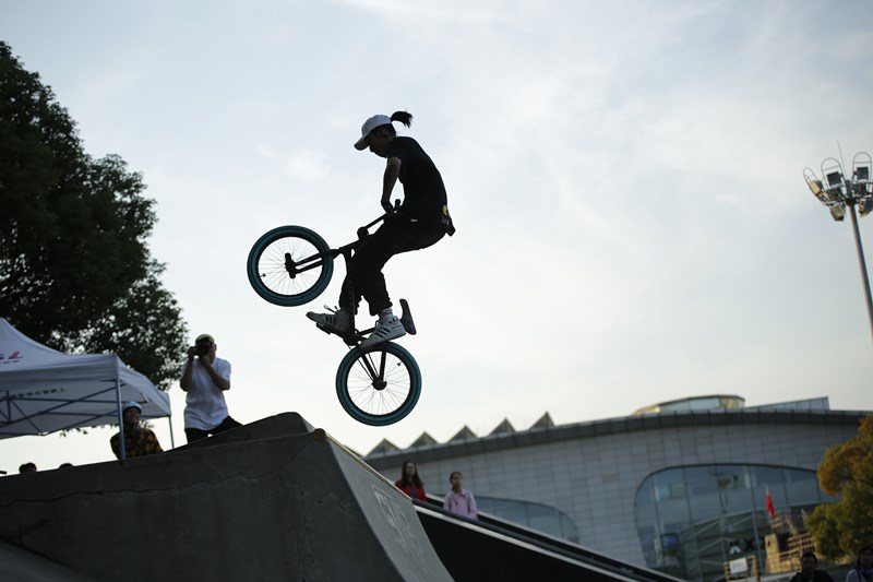 极限运动比赛,巷弄深处的竞技与挑战小店探秘