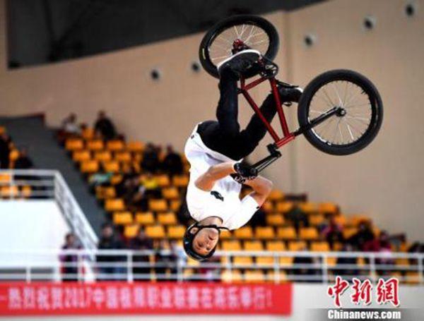 极限运动比赛,巷弄深处的竞技与挑战小店探秘