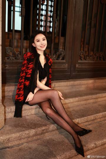 明星丝袜微博,变化中学习,自信成就梦想之路