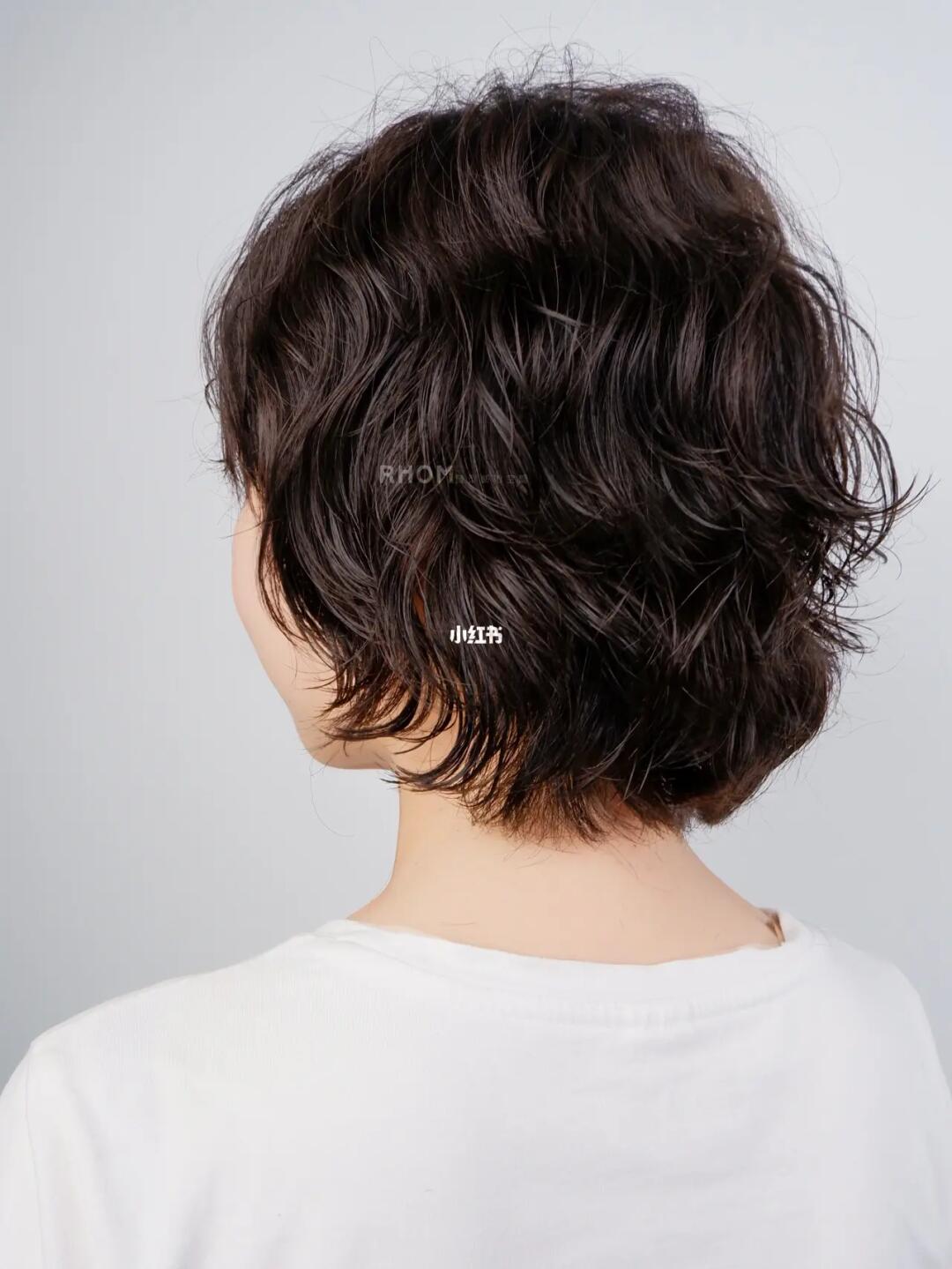 女人短发最新发型烫发,时尚潮流演变与影响全解析