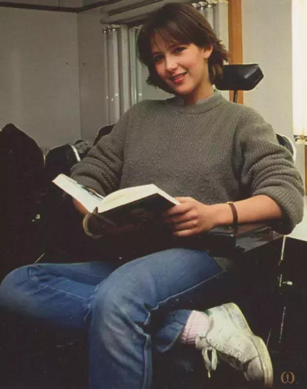 苏菲最新广告,多维度视角下的观点碰撞与个人立场探讨