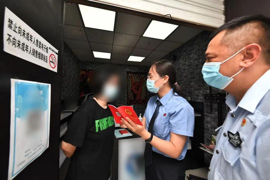 最新烟草法下的科技革新，智能烟草盒体验探索
