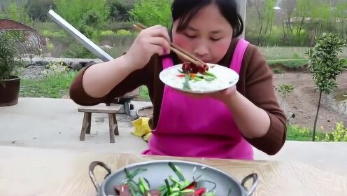胖妹的自然美食之旅，探索自然美景下的最新烹饪体验