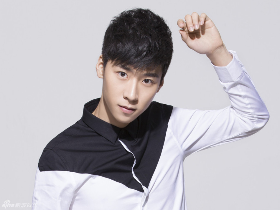 王博文最新壁纸,时尚魅力完美融合